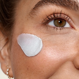 DayWear - Multi-Protection Anti-Oxidant Sheer Tint Release Moisturizer SPF 15